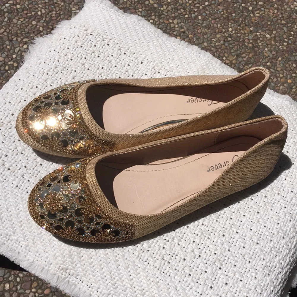 Golden Sparkly Flats✨ - Picture 8 of 9